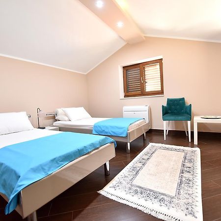 Maniva Penthouse By The Sea Apartment Kotor Bagian luar foto