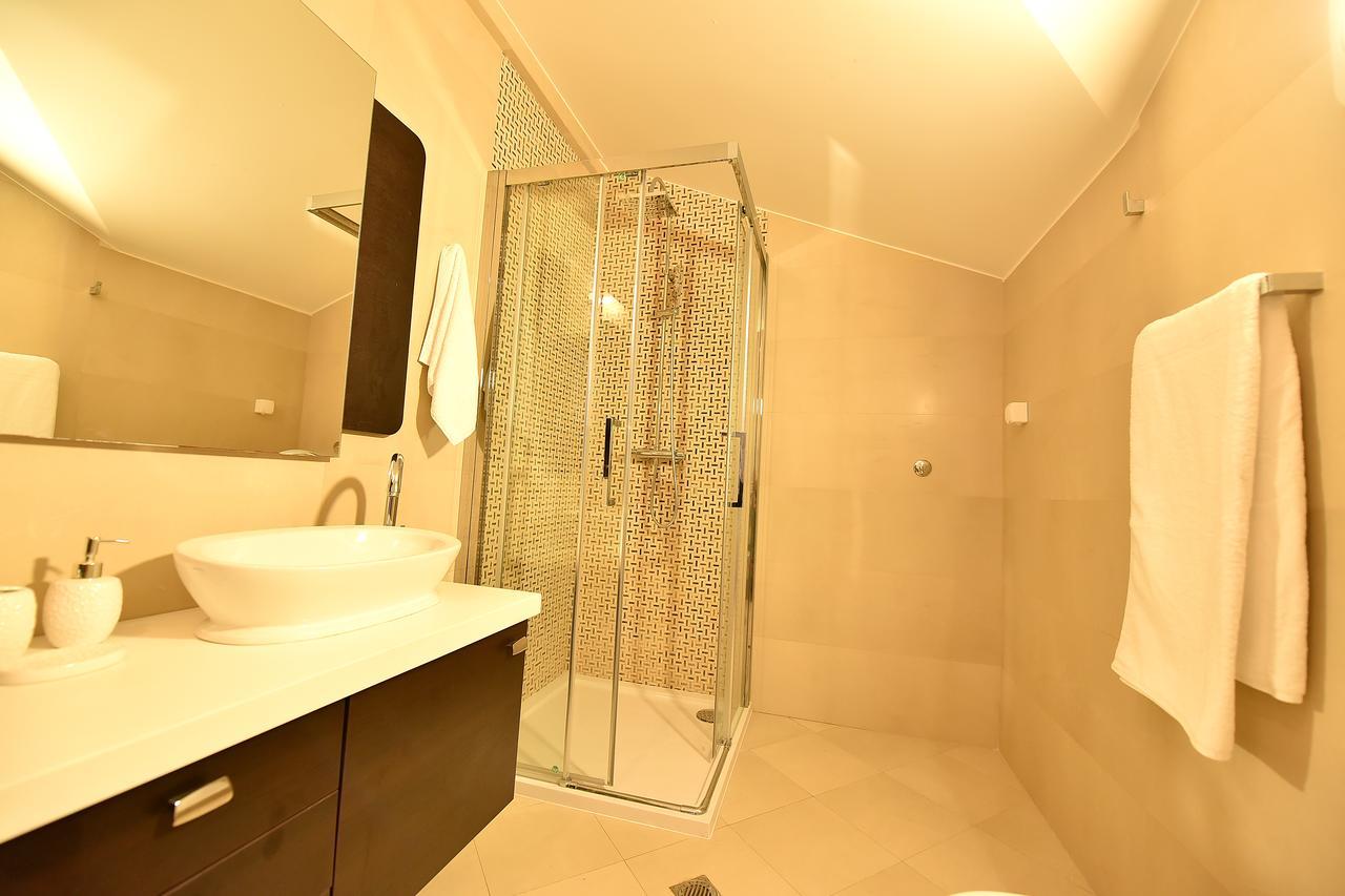 Maniva Penthouse By The Sea Apartment Kotor Bagian luar foto