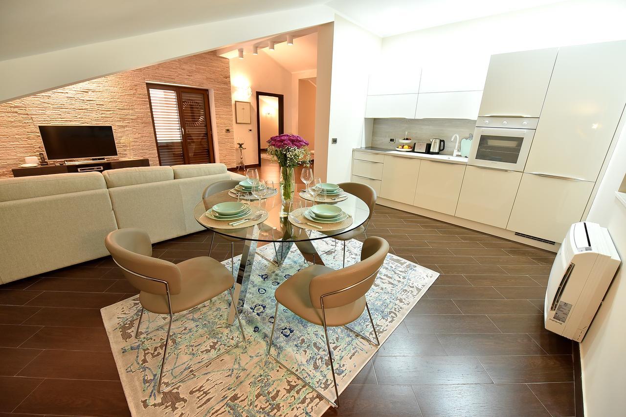 Maniva Penthouse By The Sea Apartment Kotor Bagian luar foto