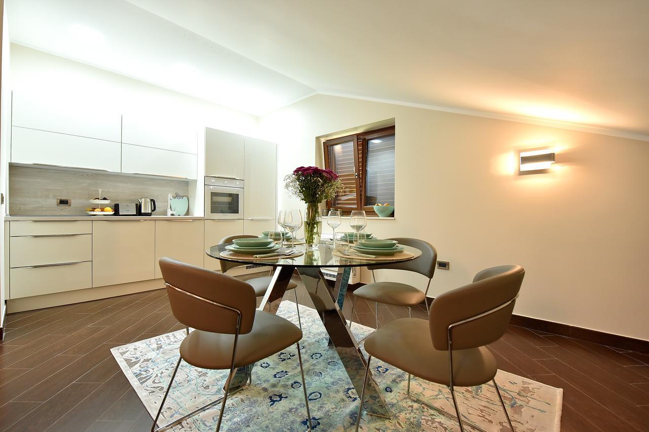 Maniva Penthouse By The Sea Apartment Kotor Bagian luar foto