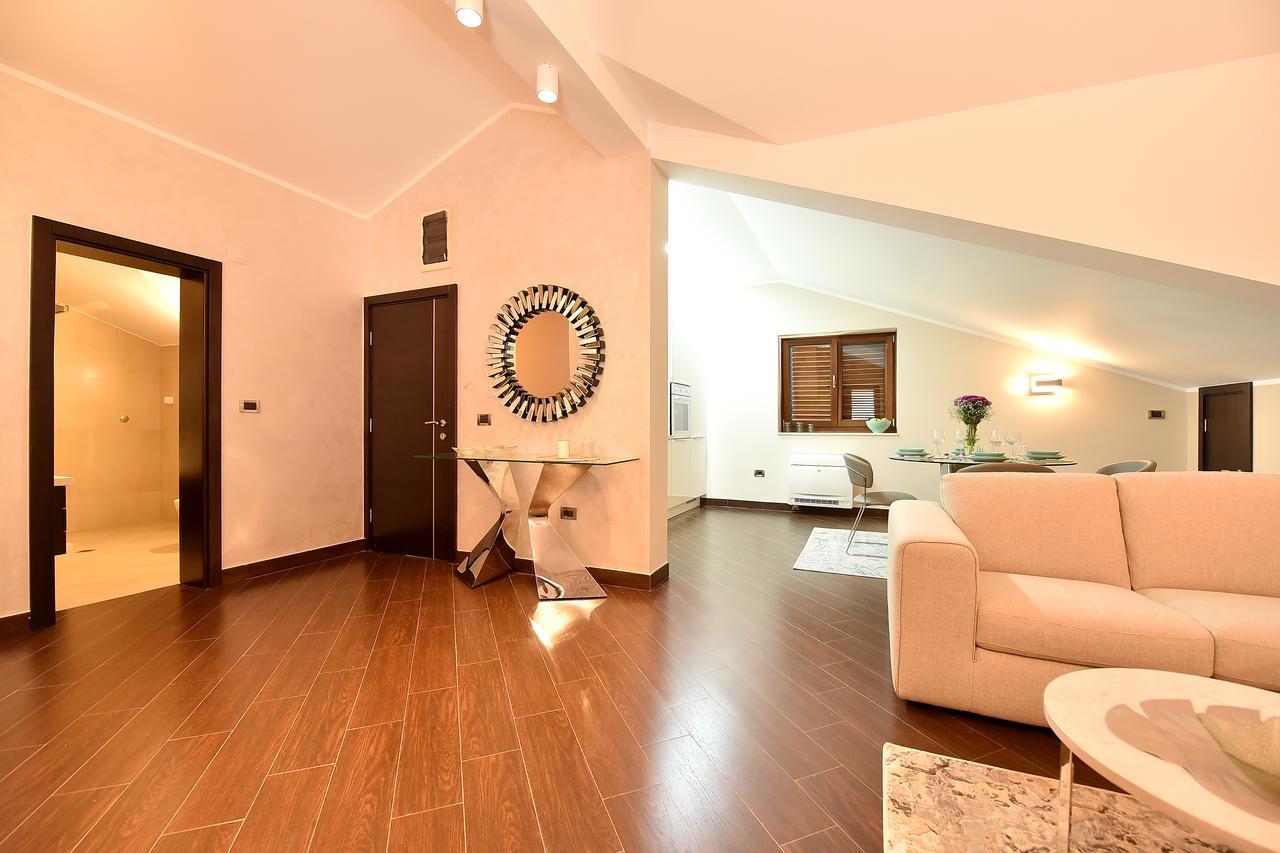 Maniva Penthouse By The Sea Apartment Kotor Bagian luar foto